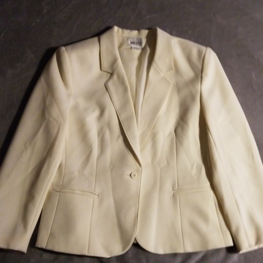 Leslie Fay Petite Ivory Blazer